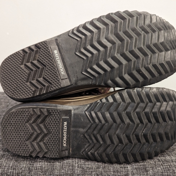 Sorel Joan of Arctic waterproof boots, size 10 - Picture 4 of 6